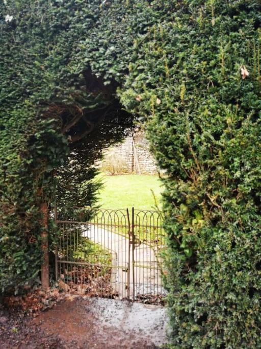 Cecile'S Cottage At Cefn Tilla Court, Usk Luaran gambar